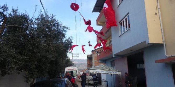 Aydın'a şehit ateşi düştü; polis amcasıyla aynı kaderi paylaştı