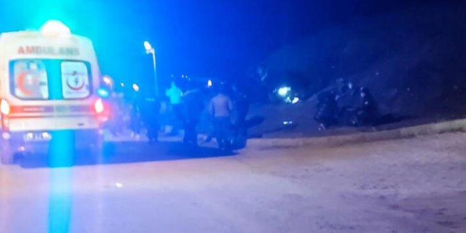 Takla atan otomobilden fırlayan 2 kişi öldü