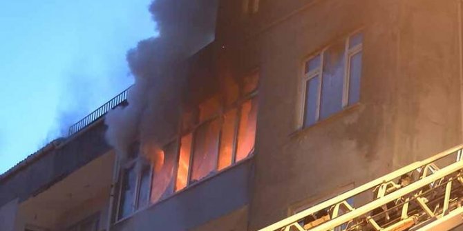 Maltepe'de yangın paniği; biri çocuk 3 kişi kurtarıldı