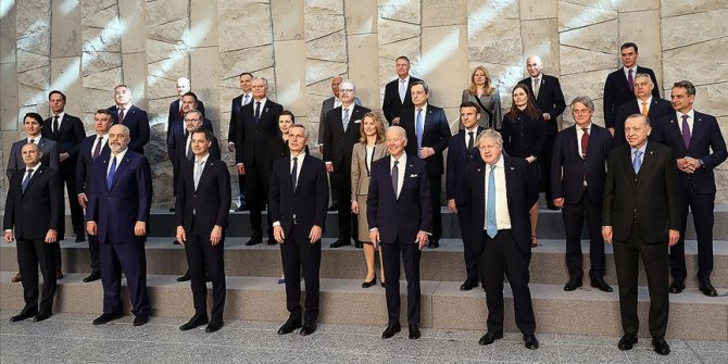 Liderler olağanüstü NATO zirvesi buluştu