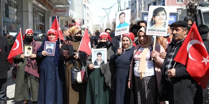 Vanlı aileler HDP İl Başkanlığı önündeki eylemlerini sürdürdü