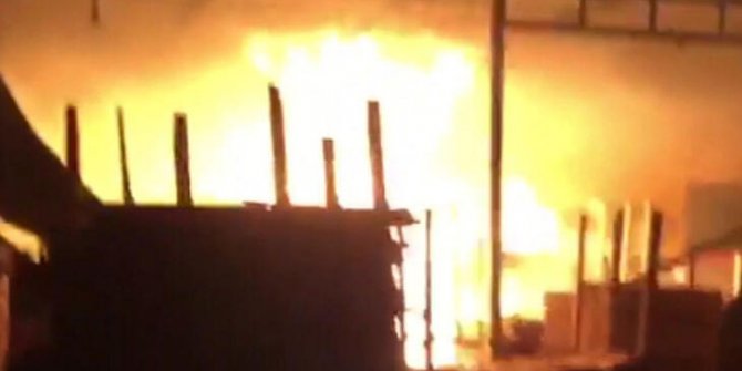Sakarya'da palet imalat atölyesinde yangın