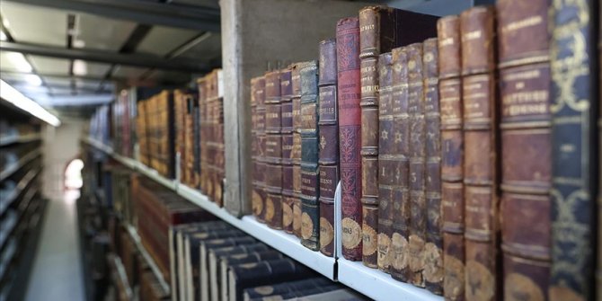138 yaşındaki kütüphanede mevsim değişse de sıcaklık hep aynı