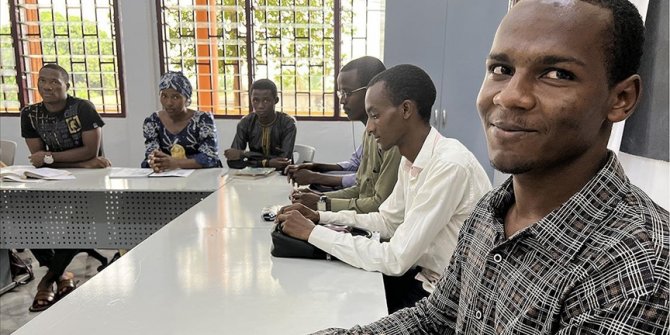 Kamerun'un ilk Türkçe kursunun öğrencileri artık Türkçe konuşuyor