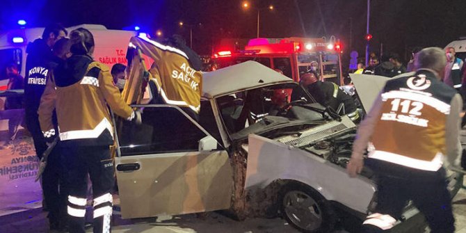 Kavşakta otomobiller çarpıştı; 1 ölü, 4 yaralı