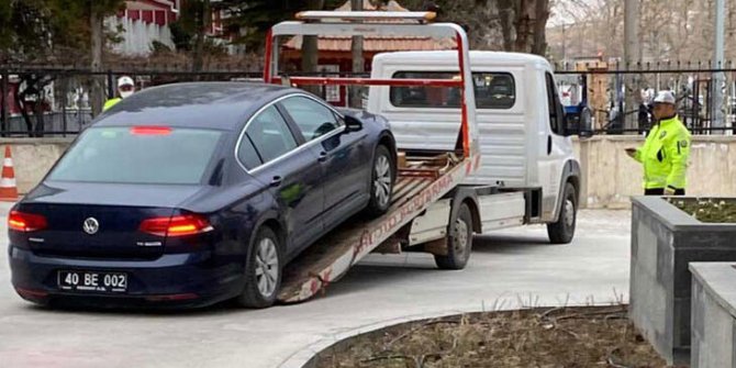 Tazminatını alamayan işçi, belediyenin makam aracını haczettirdi