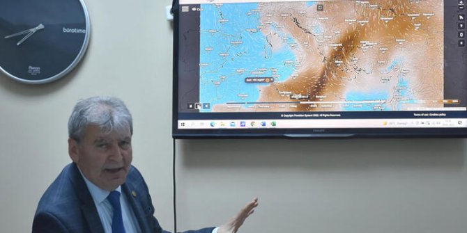Prof. Dr. Yaşar: Çöl tozu tabakası koronavirüsün havada kalış süresini artırıyor