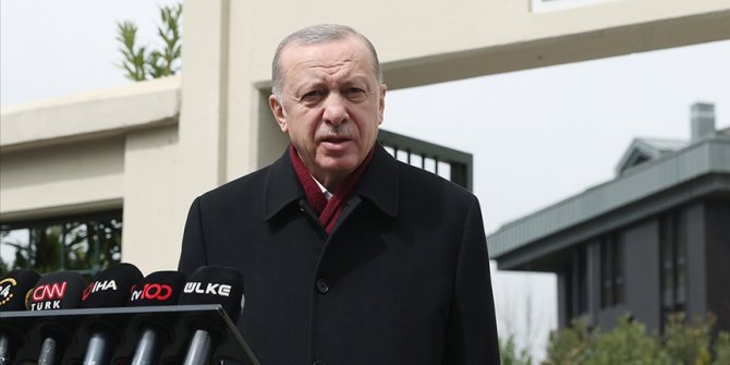 Cumhurbaşkanı Erdoğan: İstanbul'daki liderler zirvesinde olumsuz gidişi olumlu hale dönüştürebilirsek mutluluk duyacağız