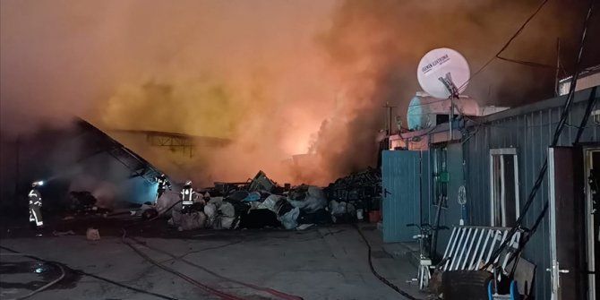 Ümraniye'de geri dönüşüm tesisinde yangın