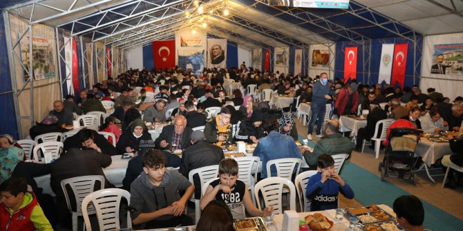 Etimesgut Belediyesi her gün 5 bin kişiye iftar veriyor