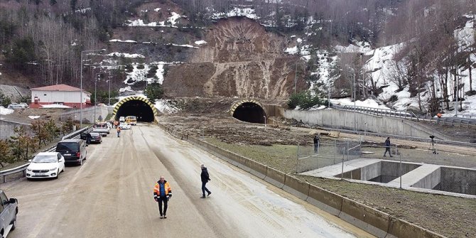 Heyelan nedeniyle kapanan Anadolu Otoyolu açılıyor