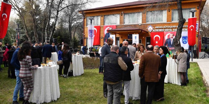 Alzheimer hastaları için sosyal yaşam merkezi hizmete açıldı