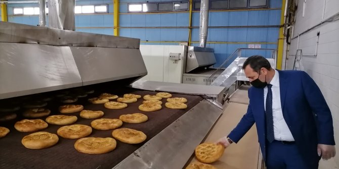 Etimesgut Belediyesi Halk Ekmek Fabrikası ramazan pidesini bu yıl 3.75 kuruştan satışa çıkardı