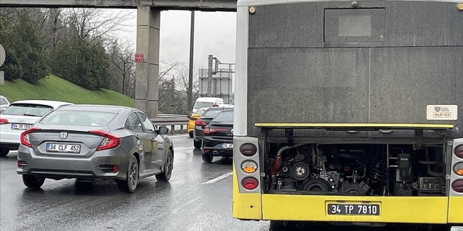 Arıza yapan İETT otobüsü trafiği aksattı