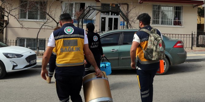 Etimesgut Belediyesi'nden bakıma ihtiyacı olan vatandaşlar ücretsiz evde sağlık ve bakım hizmeti