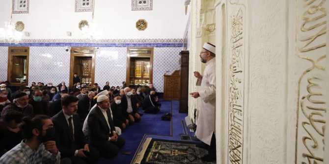 Erbaş, Hacı Bayram-ı Veli Cami’nde enderun usulü teravih namazı kıldırdı