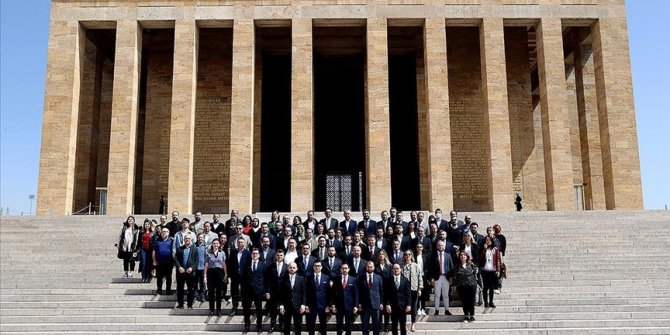 Anadolu Ajansı 102'nci yaşında Ata'nın huzurunda