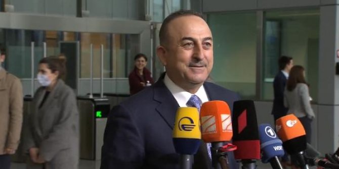 Çavuşoğlu, Brüksel'de yabancı basının sorularını yanıtladı