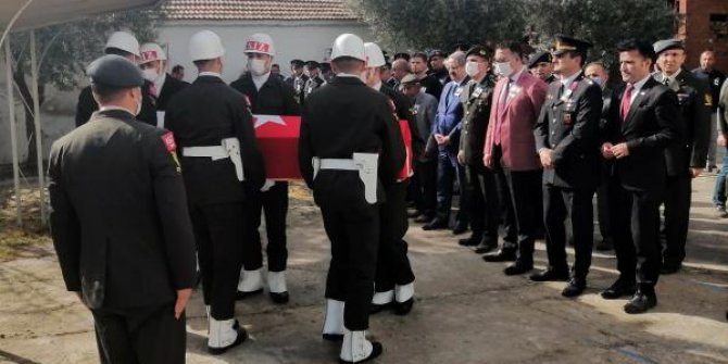 Kalp krizinden ölen astsubay Manisa'da son yolculuğuna uğurlandı
