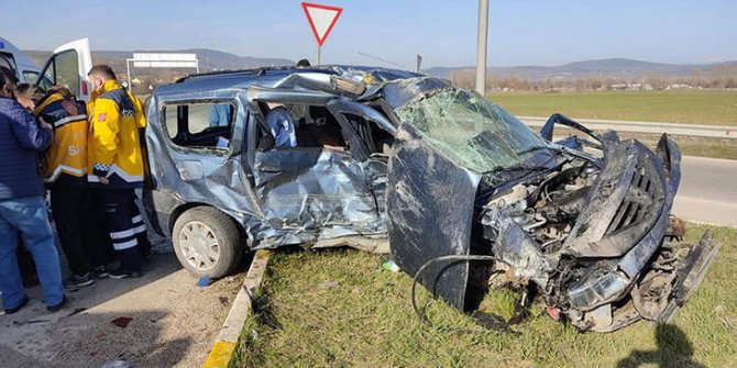 Bolu'da cip ile hafif ticari araç çarpıştı: 4 yaralı