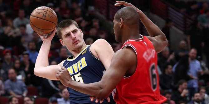 NBA'de Jokic tarihe geçti, Nuggets play-off biletini aldı