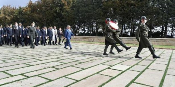 Emniyet teşkilatı Anıtkabir'i ziyaret etti