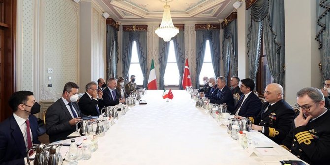 Bakan Akar, İtalya ve İngiltere savunma bakanlarıyla ikili görüşmelerde bulundu