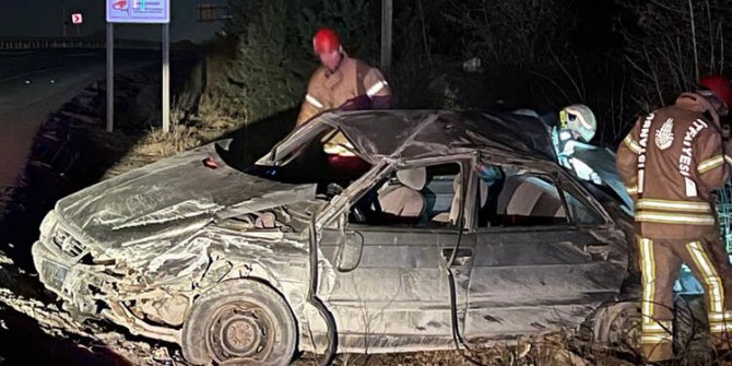 Arnavutköy'de 2 otomobil çarpıştı: 4 yaralı
