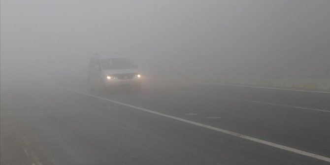 Bolu Dağı'nda yoğun sis ulaşımı olumsuz etkiliyor