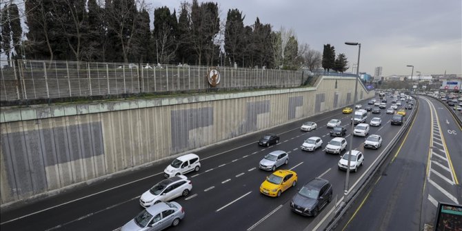 İBB dikey bahçeleri söktü yerine 'gri duvarlar' bıraktı