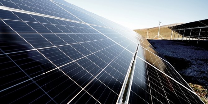 Güneş enerjisinde 8 bin megavatı aşan kapasite Türkiye'nin 78 iline yayıldı
