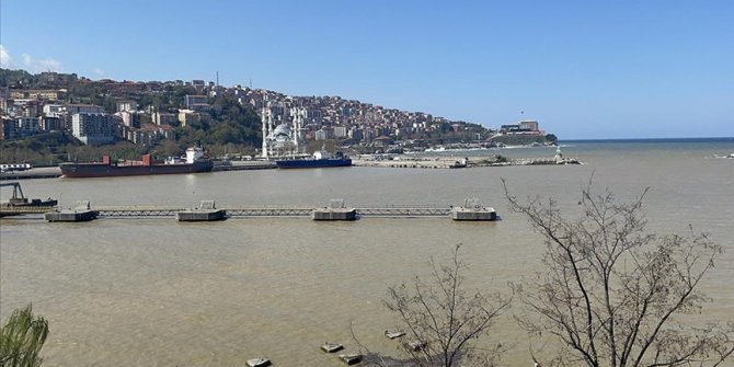 Zonguldak'ta sağanağın ardından denizin rengi değişti