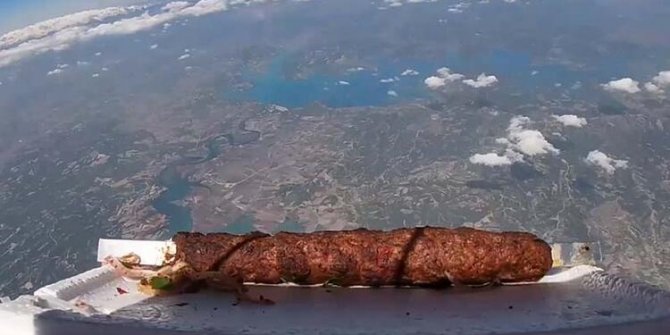 Adanalı kebapçı Yaşar Aydın’dan uzaya boru kebabı gönderme denemesi