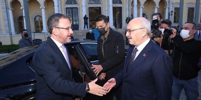 Bakan Kasapoğlu, İzmir'deki üniversitelerin rektörleriyle bir araya geldi