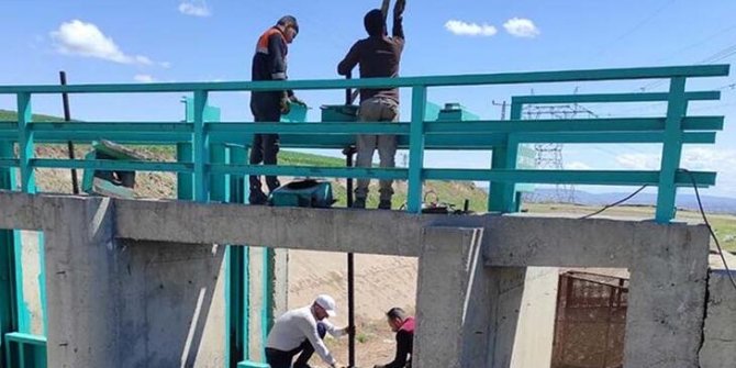 Köylere hizmet veren sulama kanalının 50 demir kapısı çalındı