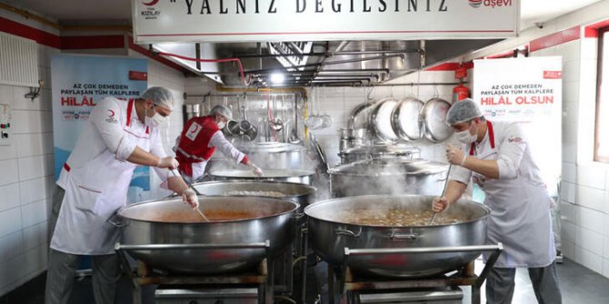 Kızılay'dan ramazanda ihtiyaç sahiplerine sıcak yemek