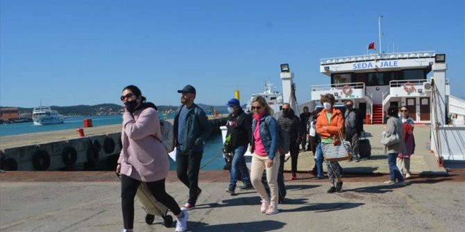 Midilli Adası'ndan Ayvalık'a 25 ay sonra ilk turist kafilesi geldi