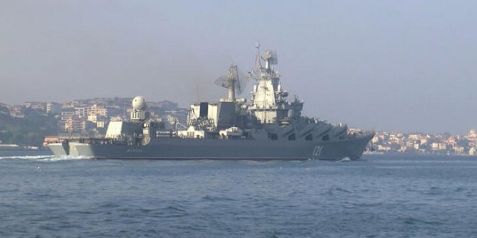 Rusya'nın batan amiral gemisi Boğaz'dan geçerken görüntülenmişti