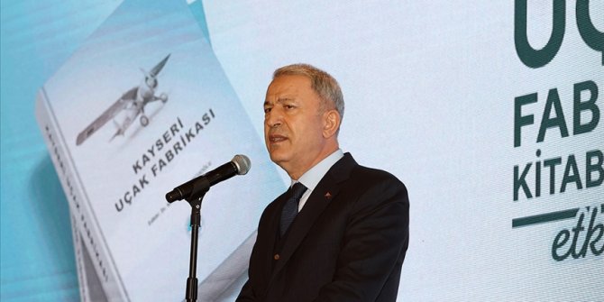 Akar: Ukrayna'ya tahliye için giden gemilerimiz insani yardım malzemesi de götürecek
