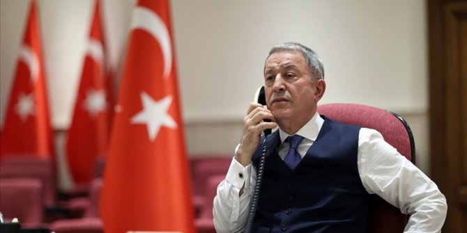 Milli Savunma Bakanı Akar, Ukraynalı mevkidaşı Reznikov ile telefonda görüştü