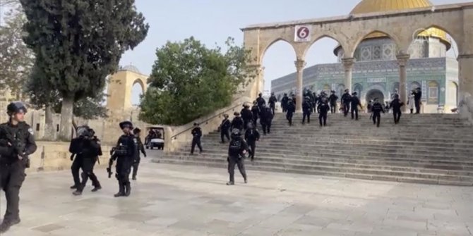 İşgalci İsrail'den Mescid-i Aksa'ya baskın