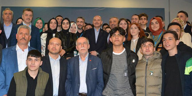 İçişleri Bakanı Soylu, Trabzonlu hemşehrileriyle sahurda buluştu