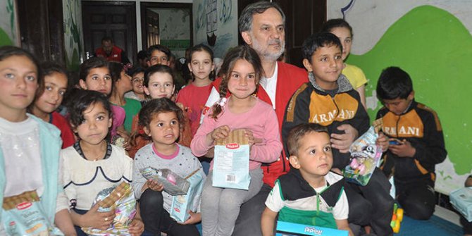 Türk Kızılay, Dünya Yetimler Günü'nde Suriye’deki yetimleri sevindirdi