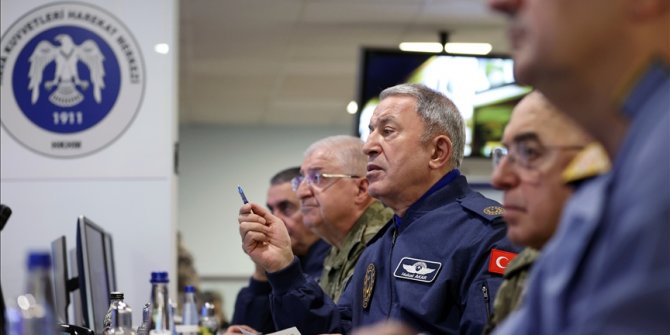 Bakan Akar: Hazır olduğunuzu dünyaya gösterdiniz