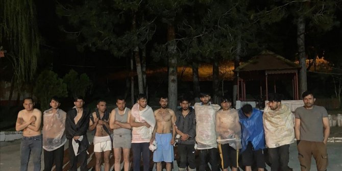 Kırklareli'nde sınır hattında yarı çıplak halde 84 düzensiz göçmen yakalandı