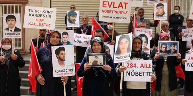 Diyarbakır annelerinin oturma eylemine bir aile daha katıldı