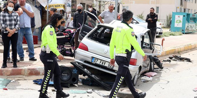Otomobiller çarpıştı; 4'ü çocuk, 7 yaralı
