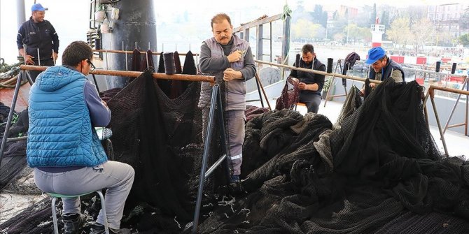 Tekirdağ'da balıkçıların "ağ mesaisi" başladı