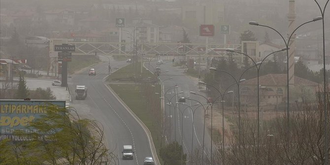 Çöl tozu hava kalitesini bozdu