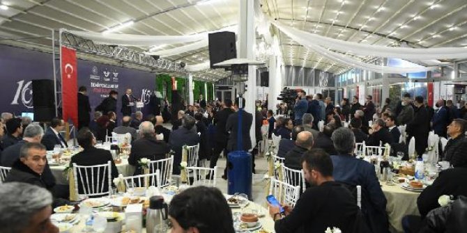 Bakan Karaismailoğlu, demir yolu işçileriyle iftar yaptı